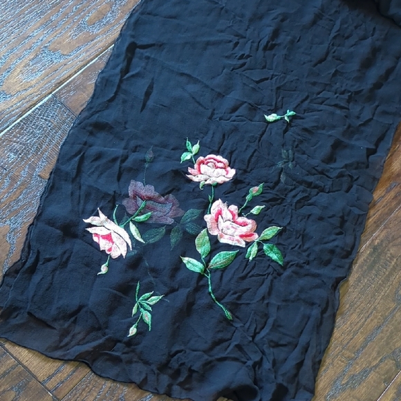 ECHO I Vintage Black Embroidered Pink Flower Floral Hand Rolled Silk Scarf - Picture 7 of 10